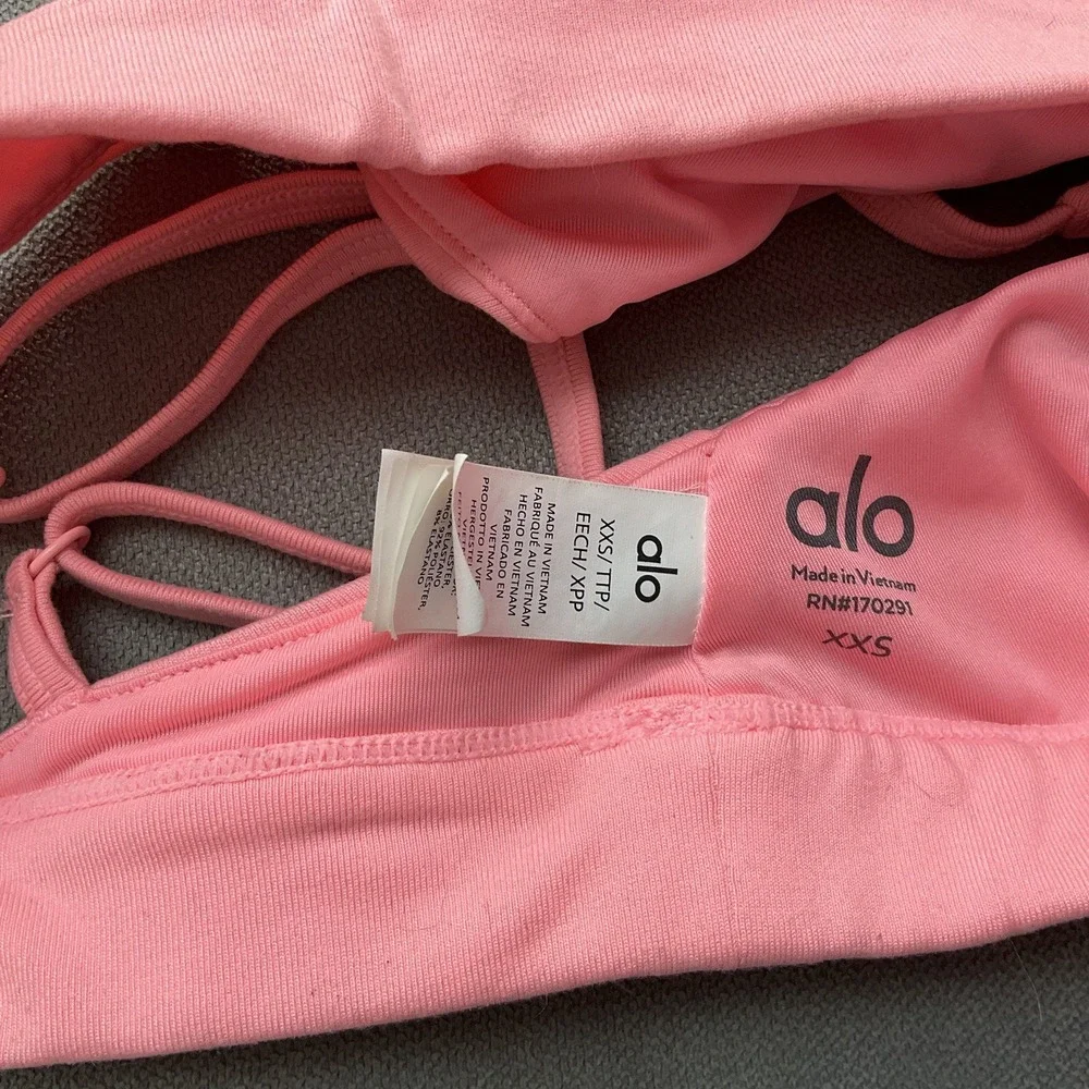 ALO Yoga show signs
